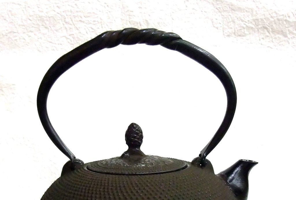 南部鉄瓶　南部鉄器　盛栄堂　金秀作　平丸アラレ Amazon | 南部鉄瓶 平丸 アラレ 1.8L | 盛栄堂 | 鉄瓶 通販